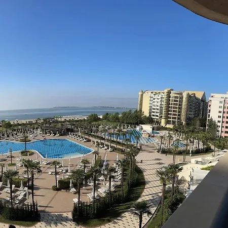 Sunny Majestic Private Apartmán *