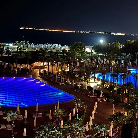 Апартаменты Sunny Majestic Private