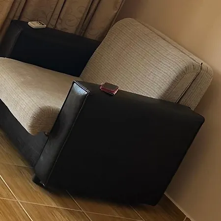 Sunny Majestic Private דירה